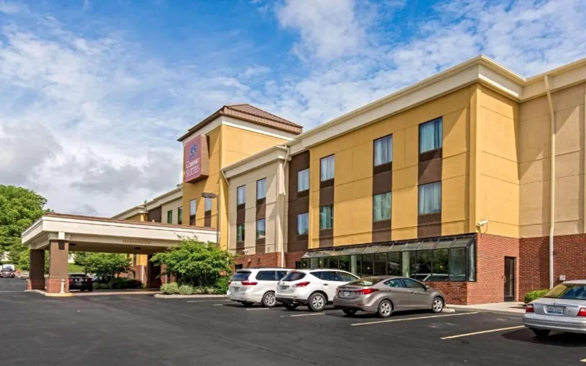 Comfort Suites Fairview Heights Saint Louis - Image 1
