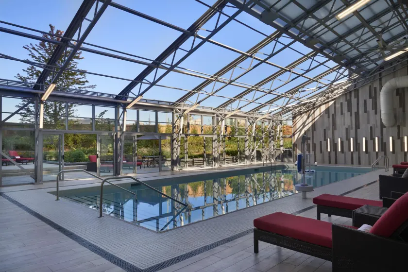Hilton Toronto Airport Hotel & Suites - Image 1