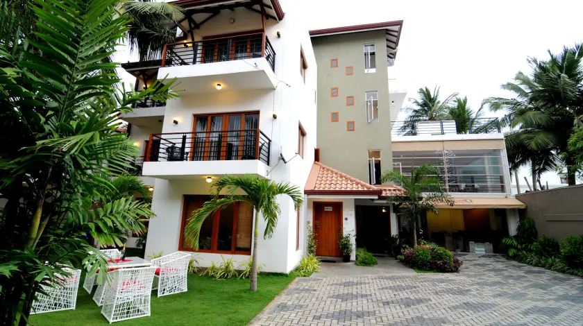Hotel Shanelo - Image 1