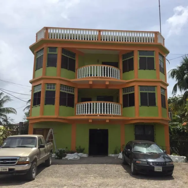 Chaleanor Hotel - Image 1