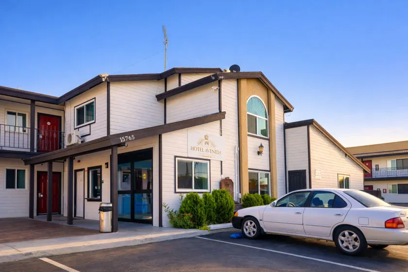 Hotel Avenida Victorville I 15 - Image 1