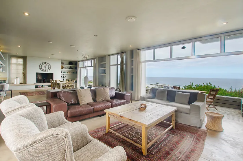 10 Elf Beach House - Image 1