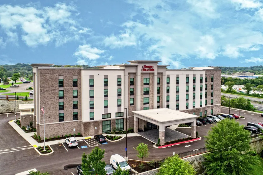 Hampton Inn & Suites Nashville/Goodlettsville - Image 1