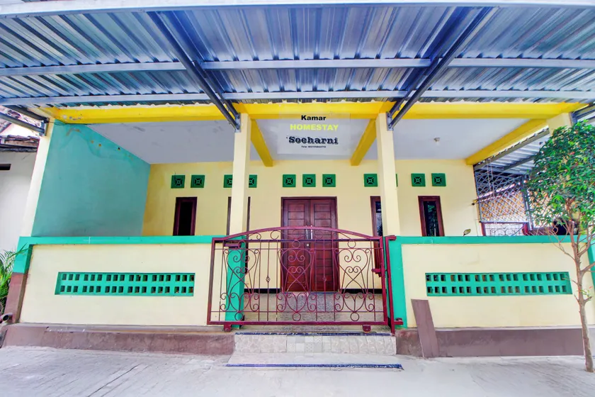 Hotel O Homestay Soeharni - Image 1