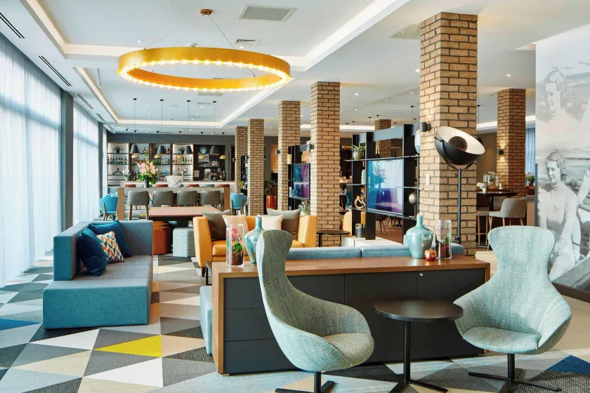 Courtyard by Marriott Oxford South - Image 1
