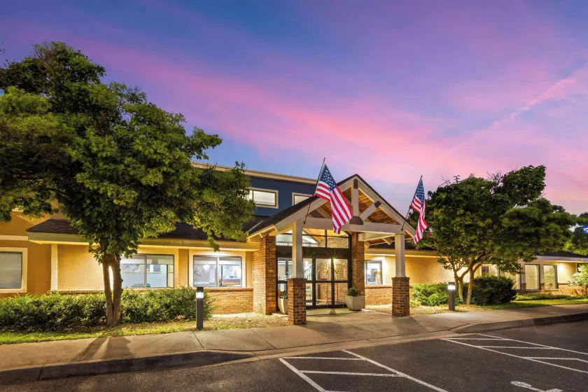 AmericInn by Wyndham North Branch - Image 1