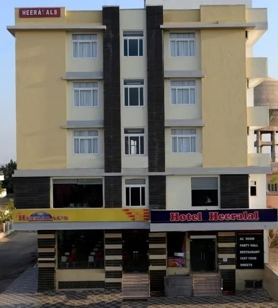 Hotel Heeralal - Image 1