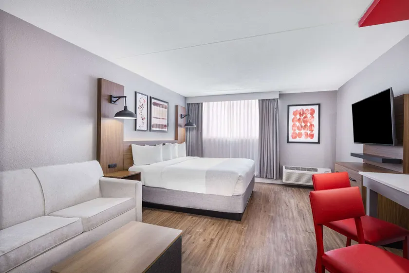 Hawthorn Extended Stay by Wyndham Wichita Airport - Image 1