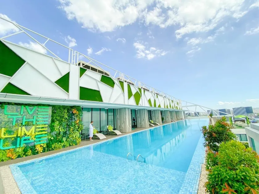 Lime Resort Manila - Image 1