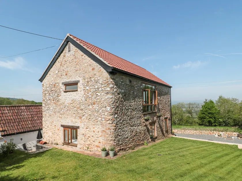 Newlands Barn - Image 1