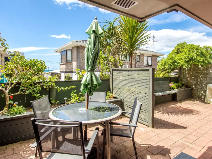 Boatshed Motel Apartments - Image 1