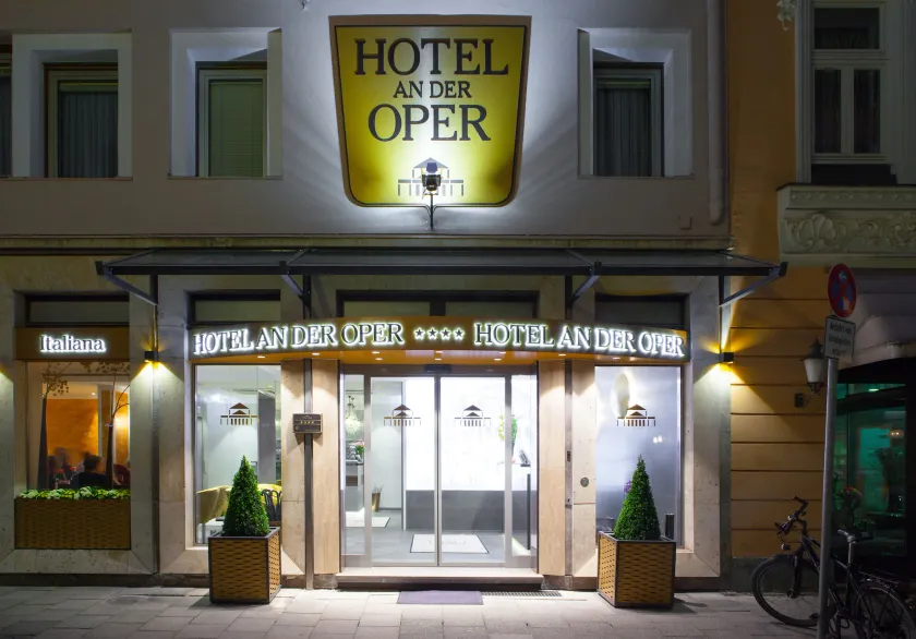 Hotel an der Oper - Image 1