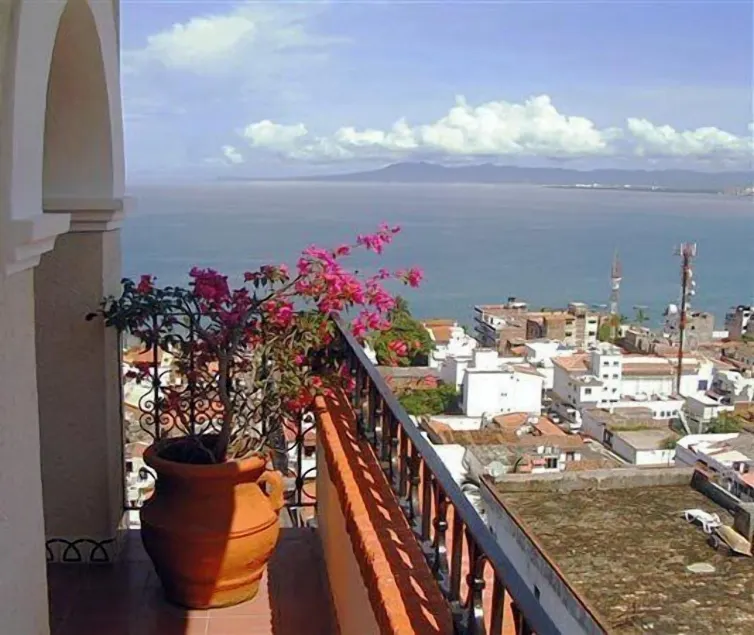 Hotel Suites La Siesta - Image 1
