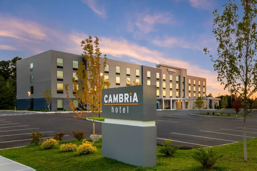Cambria Hotel & Suites Plymouth - Image 1