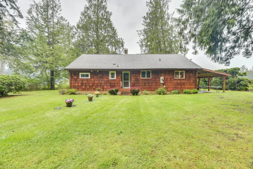 Waterfront Grapeview Escape w/ Boat Dock & Views! - Image 1