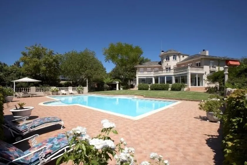 Clos Malverne Wine Estate - Image 1
