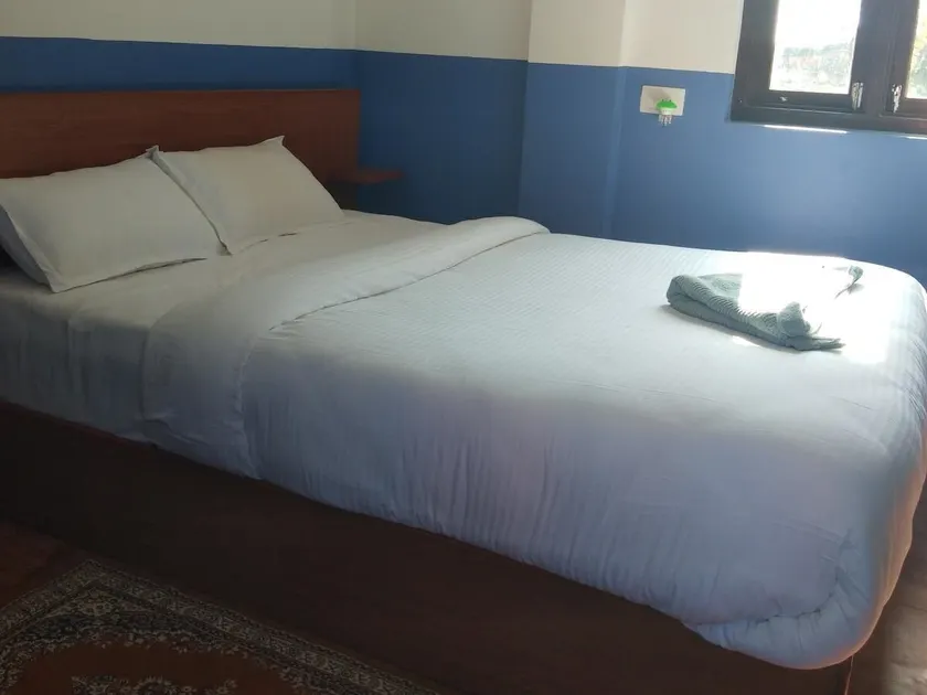 Good Hotel - Image 1