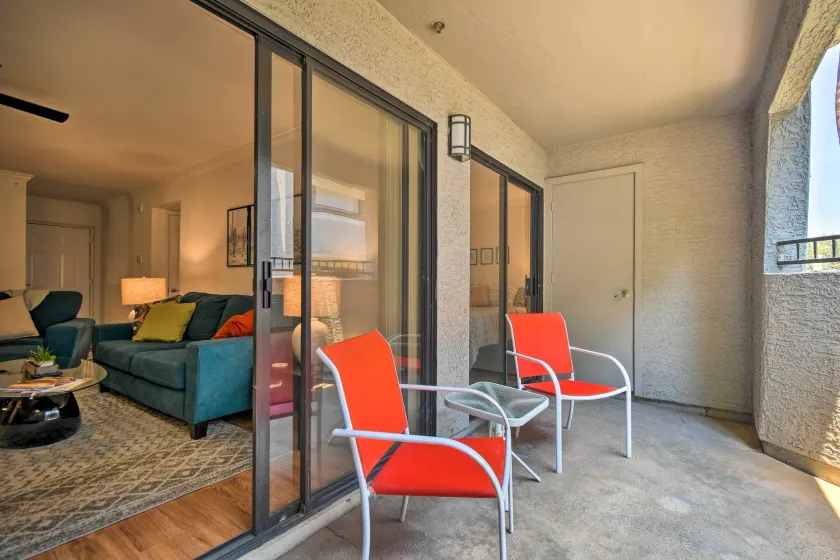 Walkable Location: Phoenix Apt w/ Pool Access! - Interiör
