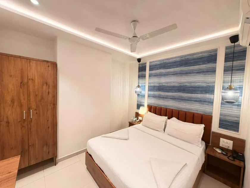 Palm Breeze Hotel - Colaba - Image 1