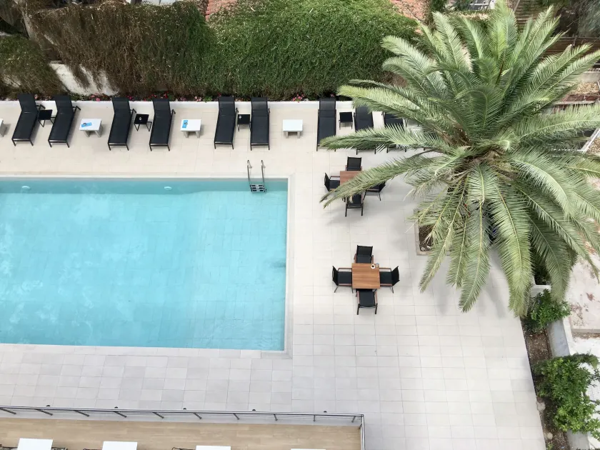Athens coast hotel - Image 1