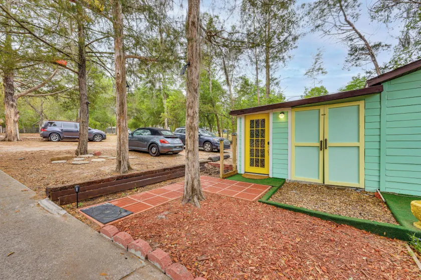 The Humming Bird Suite - Affordable Lakefront Fun - Image 1
