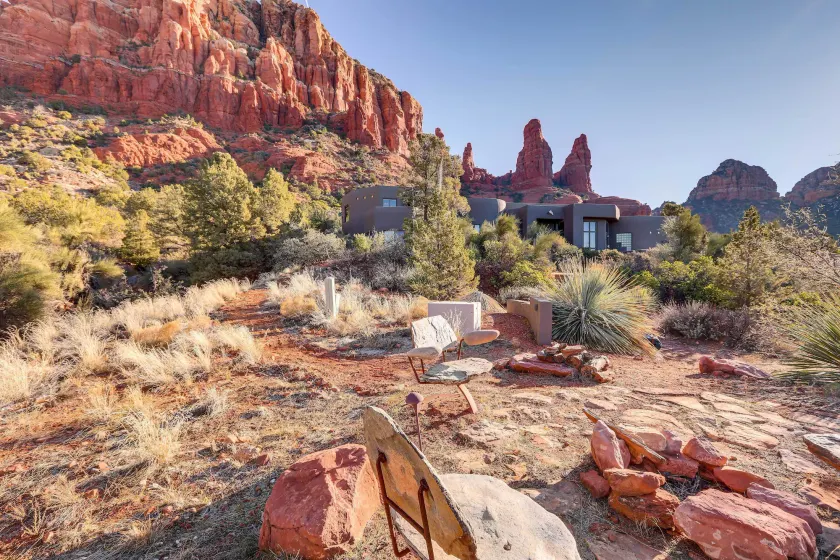 Amazing Views & On-Site Hiking: Sedona Studio - Image 1