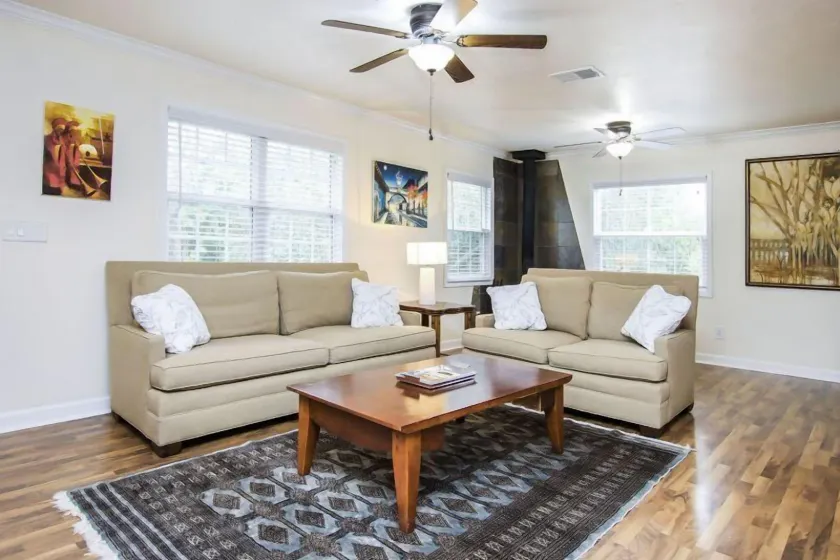 Pine Island Linas Tropical Retreat - Image 1
