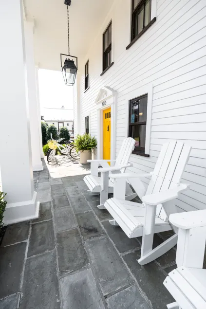 White Moose Inn - Image 1