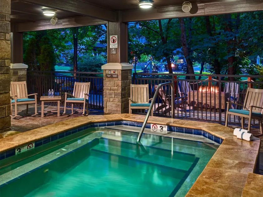 Hampton Inn Gatlinburg Historic Nature Trail - Image 1