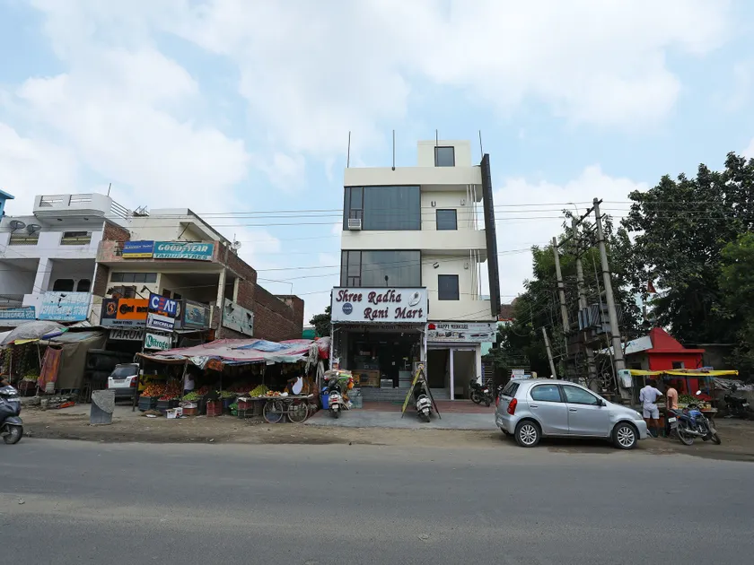 Super Hotel O Royal Inn - Image 1