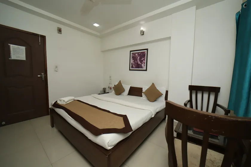 Hotel Regal - Image 1