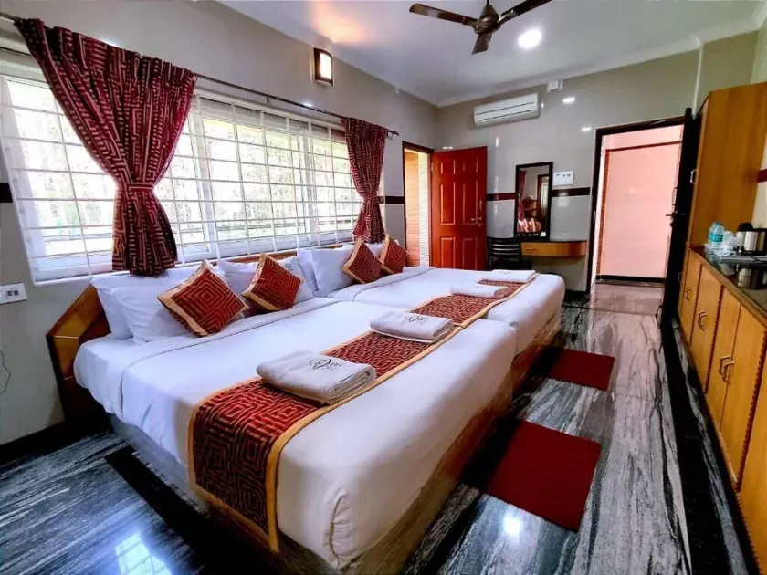 Hotel Gvs Residency  - Zimmer