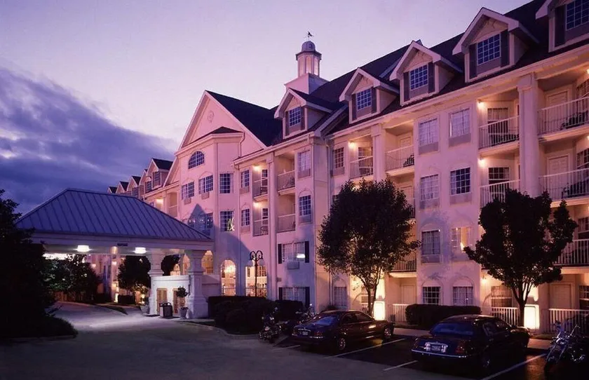 Hotel Grand Victorian - Image 1