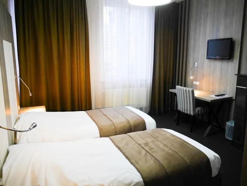 Hotel Mille Colonnes - Image 1