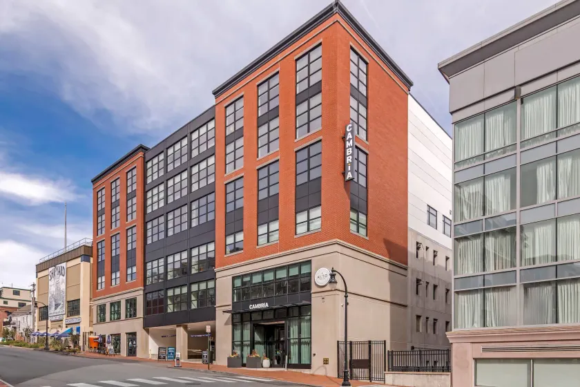 Cambria Hotel Portland Downtown Old Port - Image 1