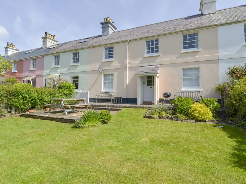4 Coastguards Cottage - Image 1