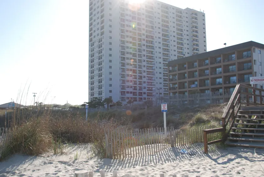 Myrtle Beach Resort by Beach Vacations - Image 1