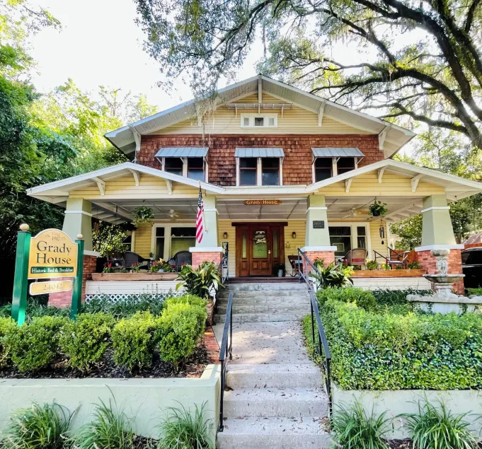 Grady House Bed & Breakfast - Image 1