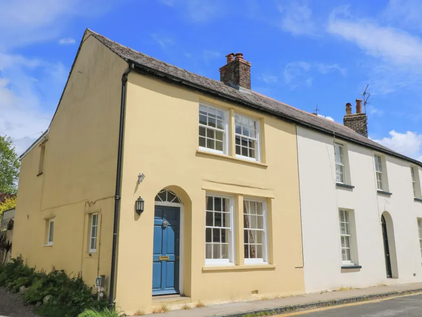 4 Duck Street - Image 1