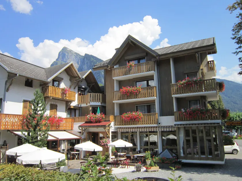 Logis Hotel Gai Soleil - Image 1