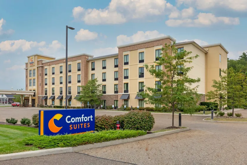 Comfort Suites Hartville-North Canton - Image 1