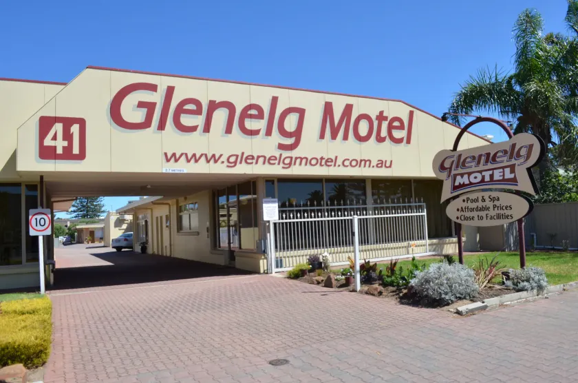 Glenelg Motel - Image 1