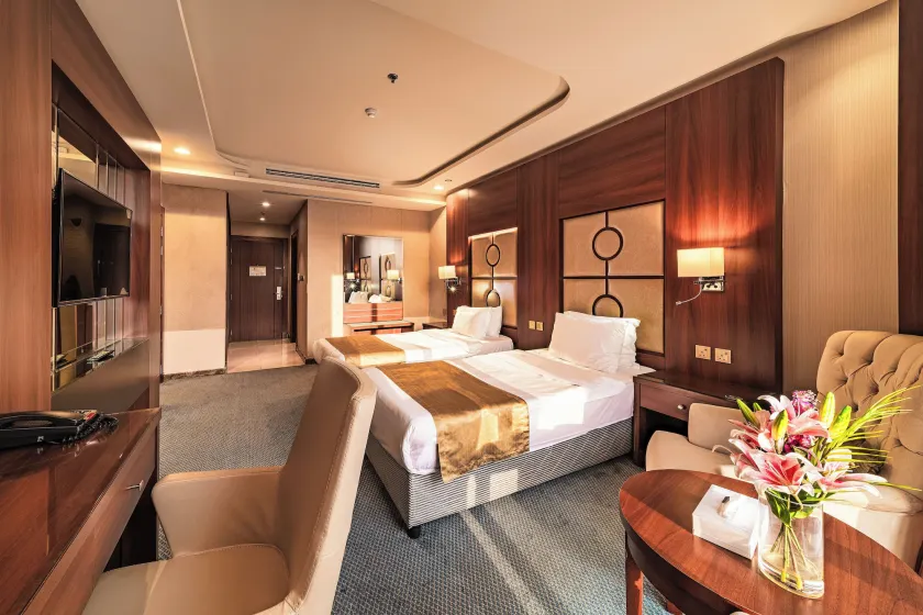 Alhamra Vivid Aparthotel By Checkmyguest - Image 1