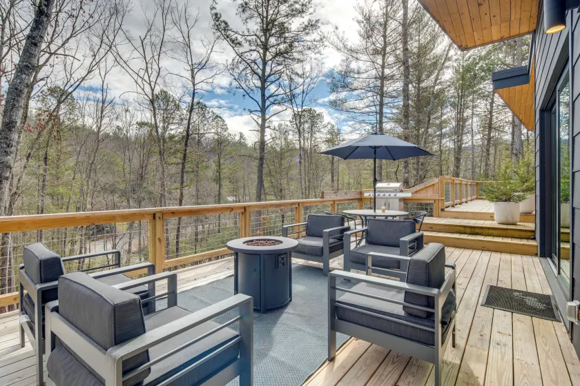 Hot Tub + Fire Pit: Modern North Carolina Retreat - Image 1