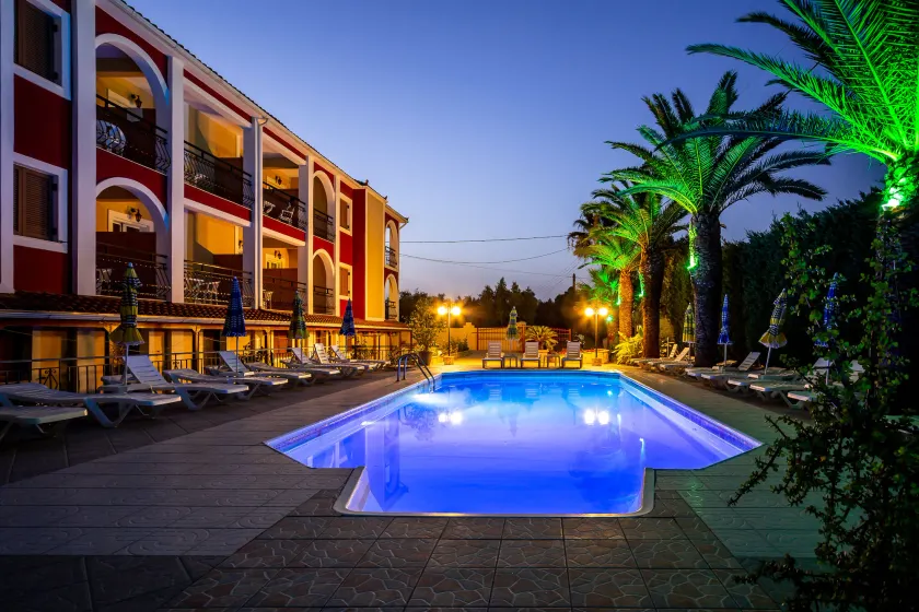Rose Club Apartments - Image 1