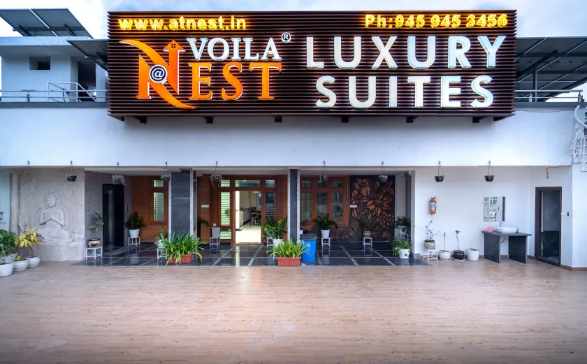 Hotel Voila Atnest Suites Kokapet, Business Hotel - Image 1