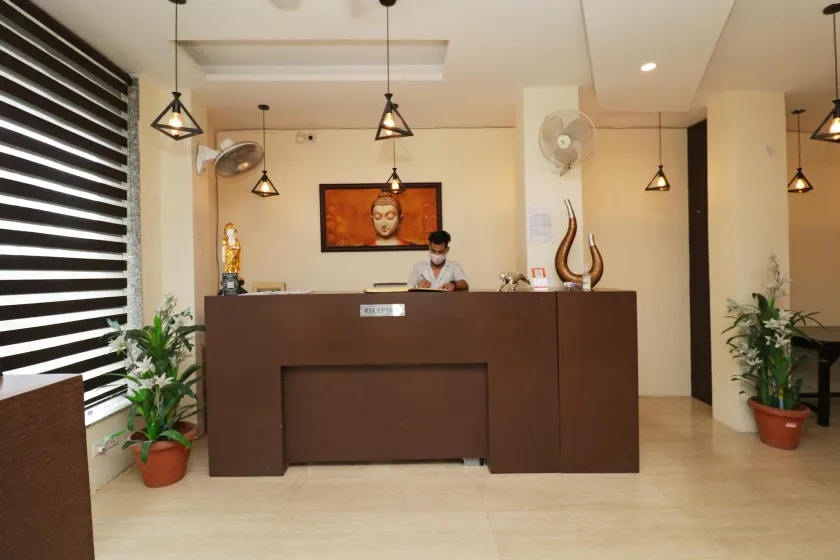 Hotel Mirage Residency - Recepción