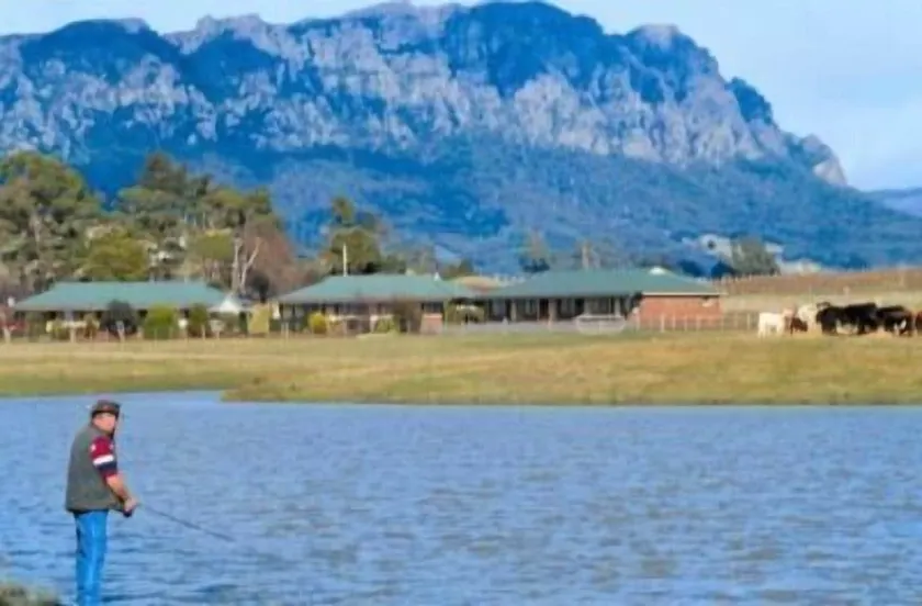 Kentish Hills Retreat - Image 1