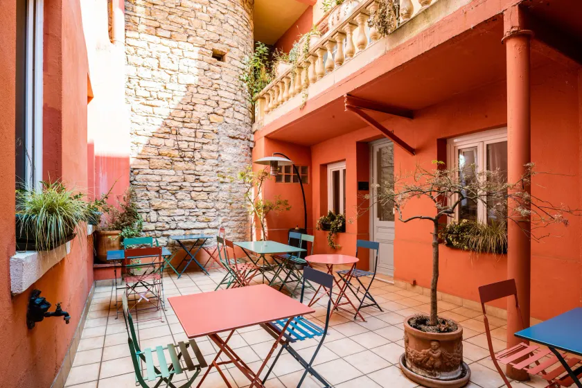 Au Patio Morand - Image 1