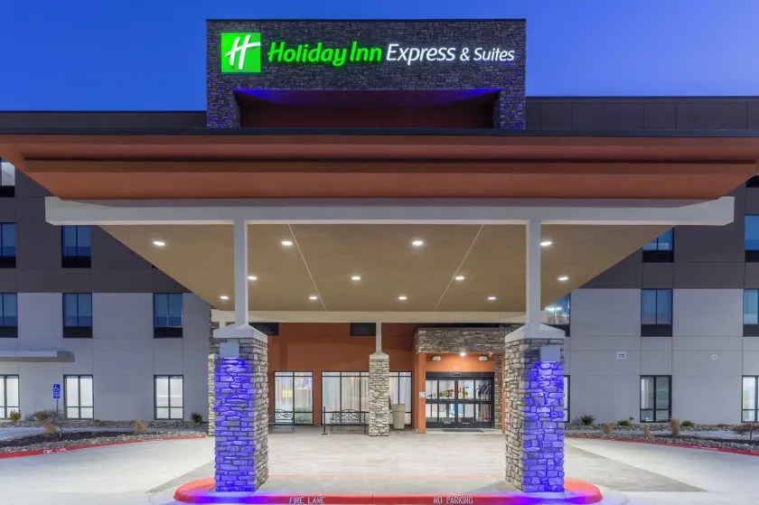 Holiday Inn Express & Suites Kearney by IHG - Image 1